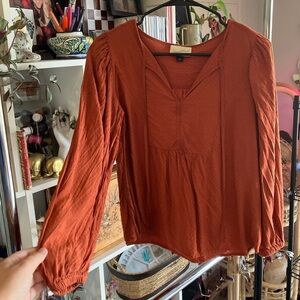 UNIVERSAL THREAD TOP